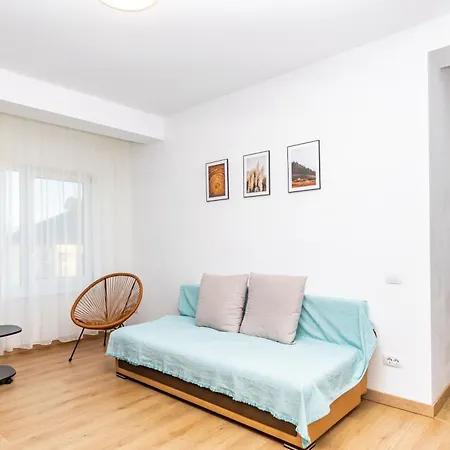 3 Apartment *